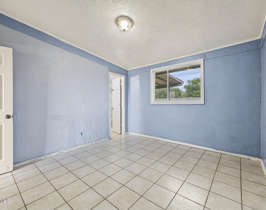 3815 N 50th Drive - Photo Thumbnail 16