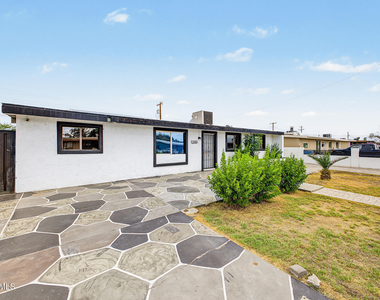 3815 N 50th Drive - Photo Thumbnail 2