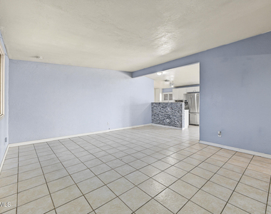 3815 N 50th Drive - Photo Thumbnail 6