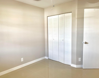 2750 Forest Hills Boulevard - Photo Thumbnail 23