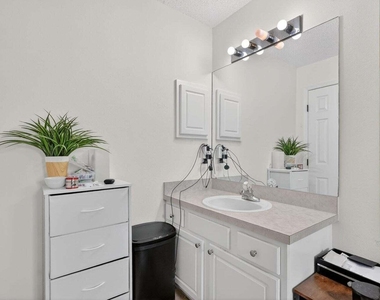 1574 Sw Fresno Road - Photo Thumbnail 8