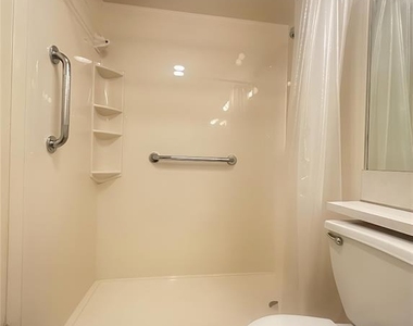 4037 Harwood D - Photo Thumbnail 11
