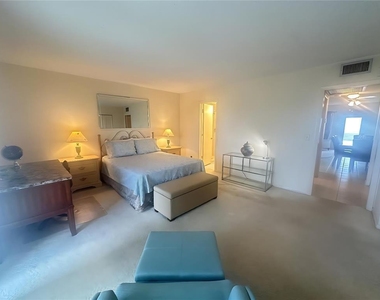 4037 Harwood D - Photo Thumbnail 9