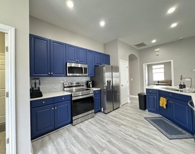 10868 Standing Stone Drive - Photo Thumbnail 13