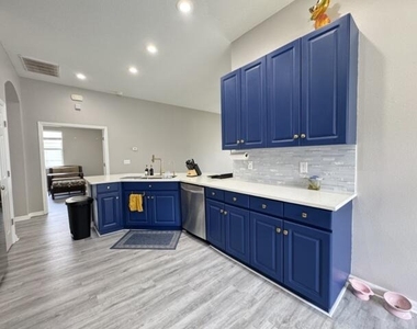 10868 Standing Stone Drive - Photo Thumbnail 15