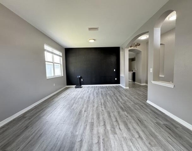 10868 Standing Stone Drive - Photo Thumbnail 7