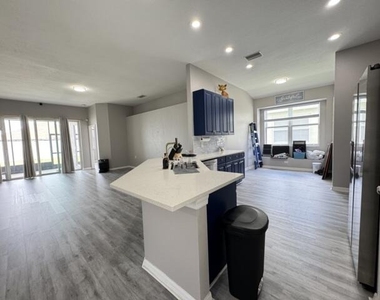 10868 Standing Stone Drive - Photo Thumbnail 9