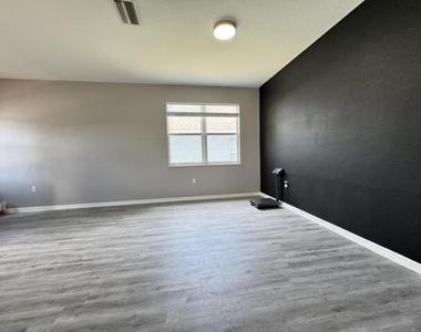 10868 Standing Stone Drive - Photo Thumbnail 4