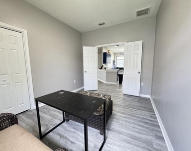 10868 Standing Stone Drive - Photo Thumbnail 12