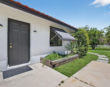 17218 Shetland Lane - Photo Thumbnail 2
