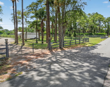 17218 Shetland Lane - Photo Thumbnail 24