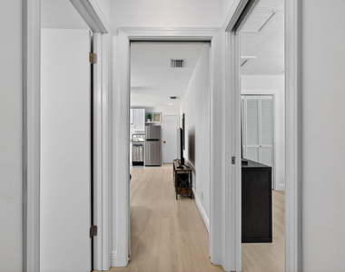 17218 Shetland Lane - Photo Thumbnail 4