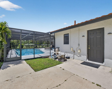17218 Shetland Lane - Photo Thumbnail 3