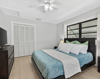 17218 Shetland Lane - Photo Thumbnail 9