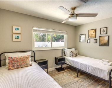 2806 8th Street - Photo Thumbnail 14