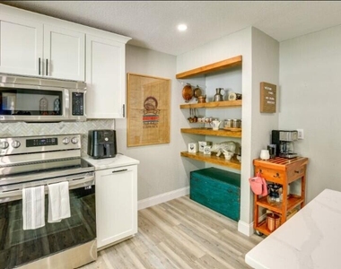 2806 8th Street - Photo Thumbnail 2