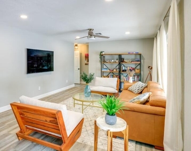 2806 8th Street - Photo Thumbnail 6