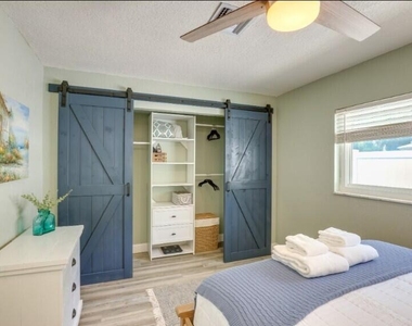 2806 8th Street - Photo Thumbnail 10