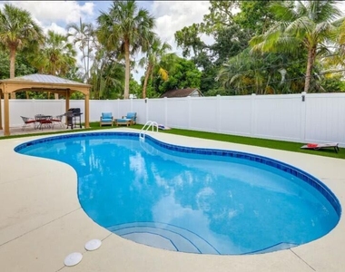 2806 8th Street - Photo Thumbnail 16