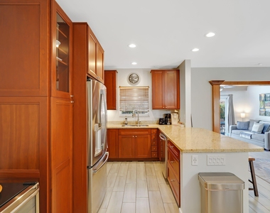 401 Nw 21st Court - Photo Thumbnail 15