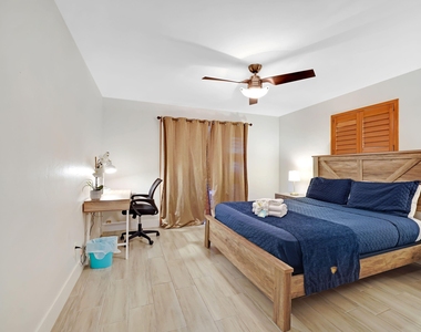 401 Nw 21st Court - Photo Thumbnail 22