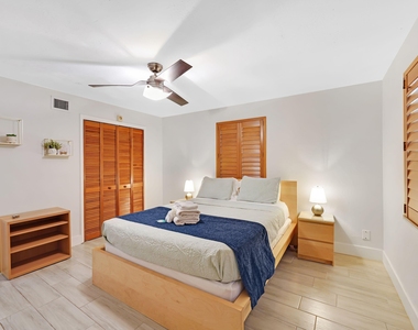 401 Nw 21st Court - Photo Thumbnail 19
