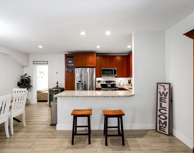 401 Nw 21st Court - Photo Thumbnail 8
