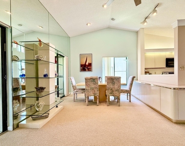 10678 Ocean Palm Way - Photo Thumbnail 7