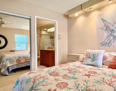 10678 Ocean Palm Way - Photo Thumbnail 20