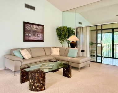 10678 Ocean Palm Way - Photo Thumbnail 13