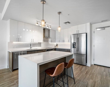 236 Se 5th Avenue - Photo Thumbnail 2