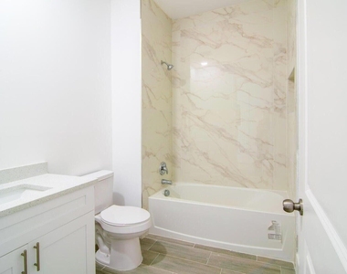 248 Rotonda Boulevard N - Photo Thumbnail 7
