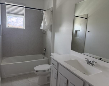 220 Se Woodbark Street - Photo Thumbnail 12