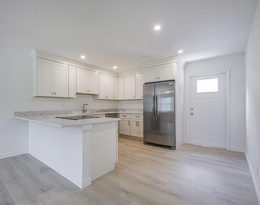 2075 37th Avenue - Photo Thumbnail 3