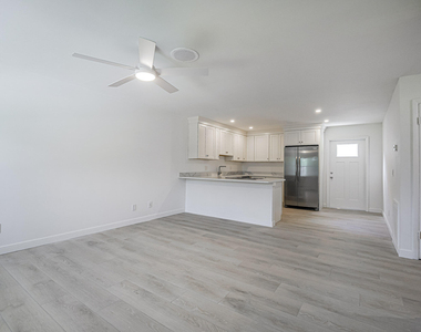 2075 37th Avenue - Photo Thumbnail 6