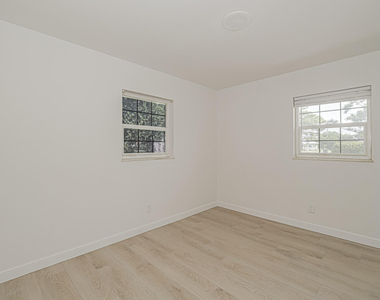 2075 37th Avenue - Photo Thumbnail 20