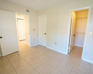 4791 Via Palm Lakes - Photo Thumbnail 9