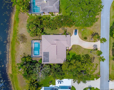 3074 Ne Loquat Lane - Photo Thumbnail 29