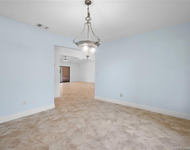 3074 Ne Loquat Lane - Photo Thumbnail 11