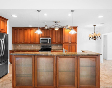 3074 Ne Loquat Lane - Photo Thumbnail 6