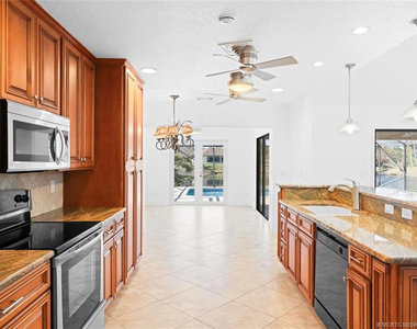 3074 Ne Loquat Lane - Photo Thumbnail 4