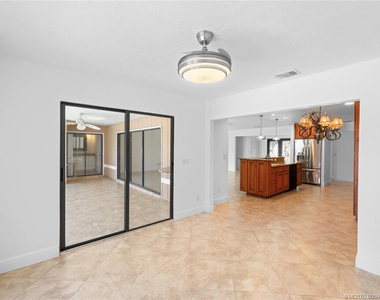 3074 Ne Loquat Lane - Photo Thumbnail 16