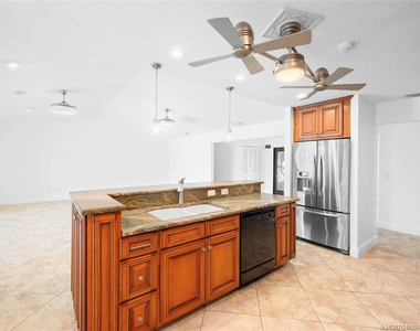 3074 Ne Loquat Lane - Photo Thumbnail 8