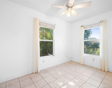 3074 Ne Loquat Lane - Photo Thumbnail 18