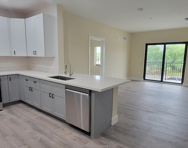 3801 Davie Boulevard - Photo Thumbnail 1