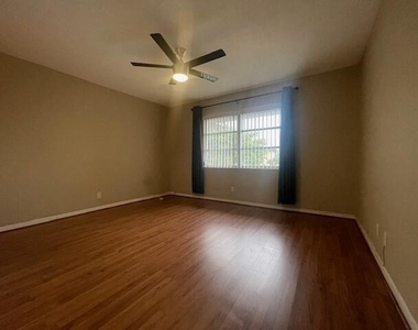 3930 Crystal Lake Drive - Photo Thumbnail 11