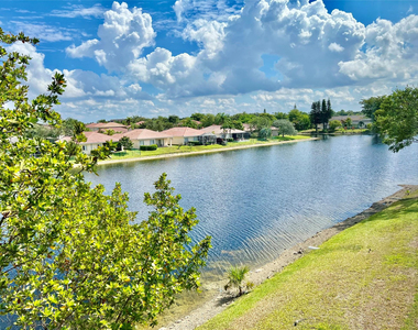 9787 N Belfort Circle - Photo Thumbnail 7