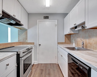 2301 N Congress Avenue - Photo Thumbnail 9