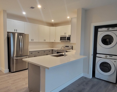 3801 Davie Boulevard - Photo Thumbnail 2