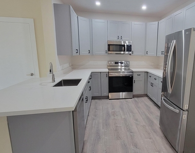 3801 Davie Boulevard - Photo Thumbnail 3